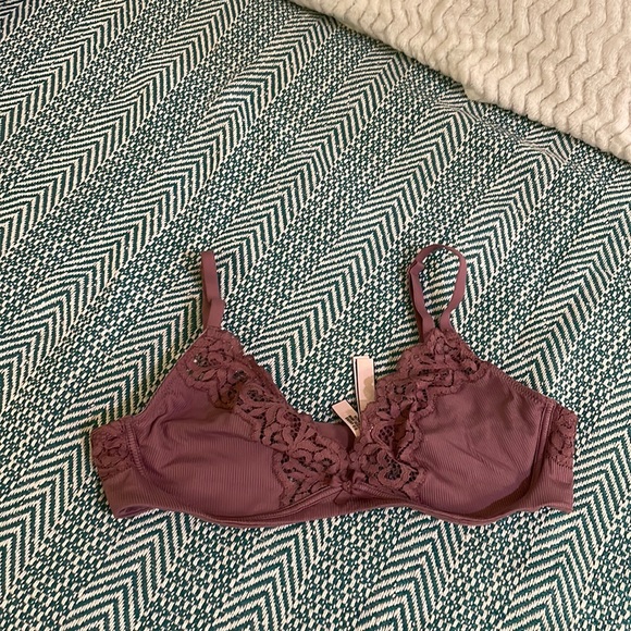 NWOT Victoria’s Secret wireless bralette size medium light plum color - Picture 1 of 1